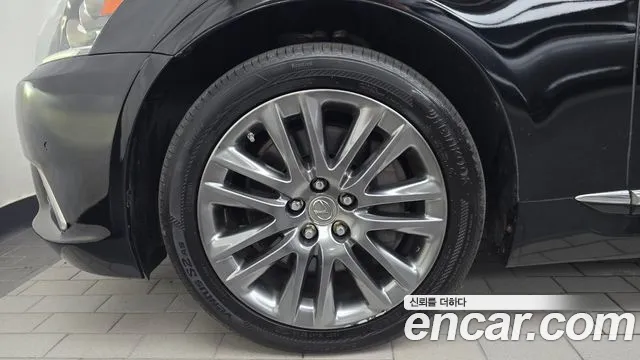 Lexus LS 2014 thumb 5