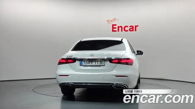 Mercedes-Benz E-Класс 2021 thumb 4