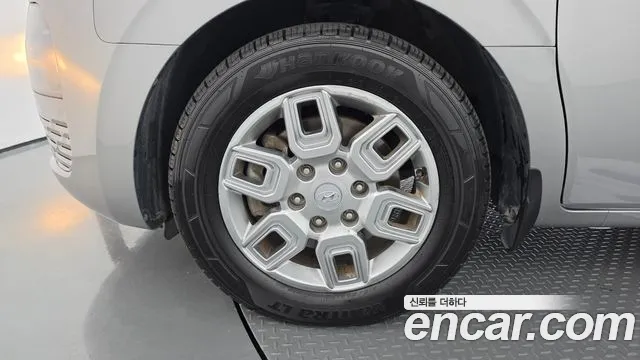 Hyundai Staria 2021 thumb 5