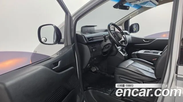 Hyundai Staria 2021 thumb 10