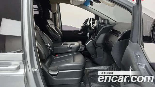 Hyundai Staria 2021 thumb 11
