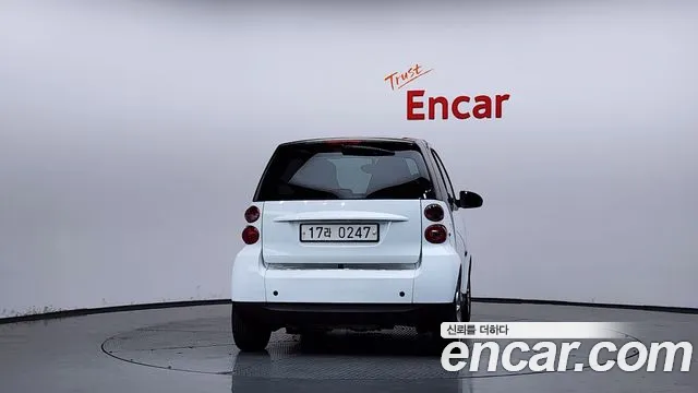 Smart Fortwo 2011 thumb 4