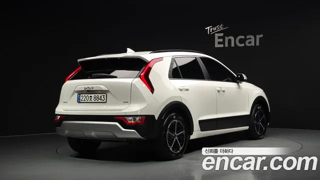 Kia Niro 2023 thumb 2