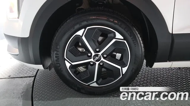 Kia Niro 2023 thumb 5