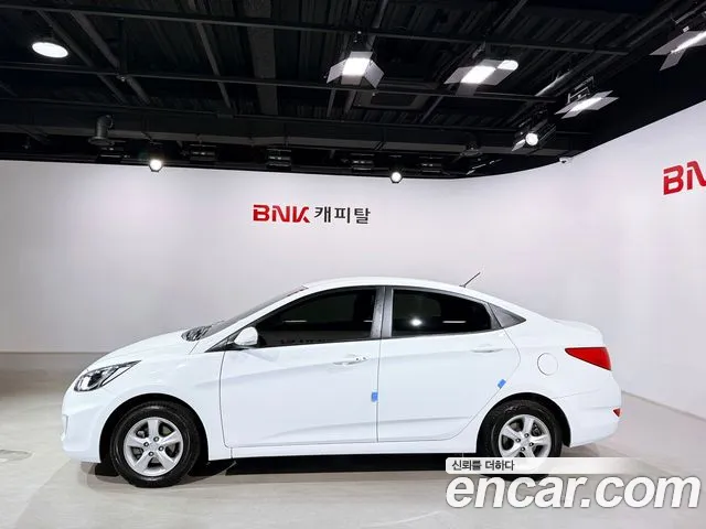 Hyundai Accent 2012 thumb 3