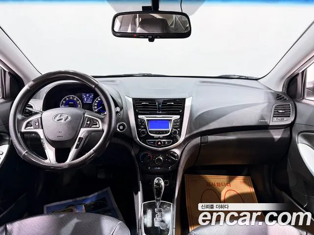 Hyundai Accent 2012 thumb 4