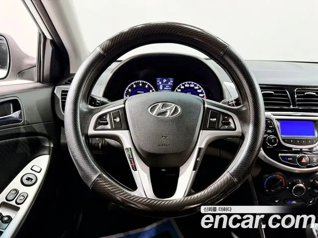 Hyundai Accent 2012 thumb 6