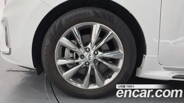Kia Carnival 2020 thumb 5