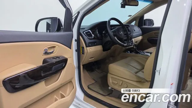 Kia Carnival 2020 thumb 11