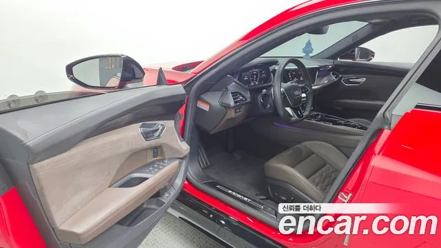 Audi e-tron GT 2022 thumb 10