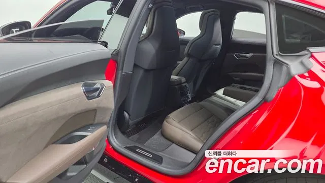 Audi e-tron GT 2022 thumb 12