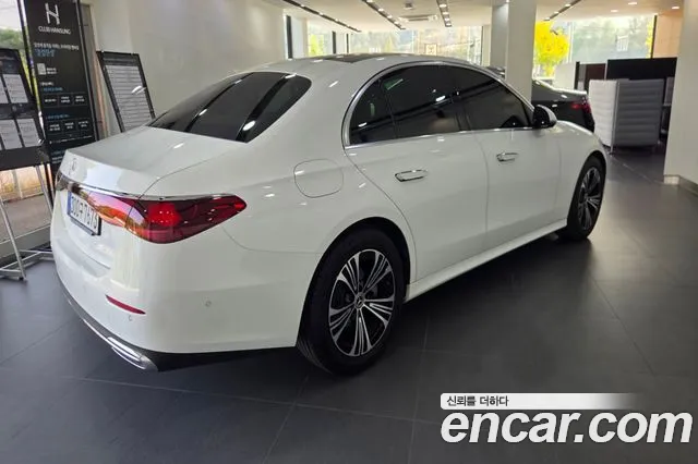 Mercedes-Benz E-Класс 2025 thumb 2