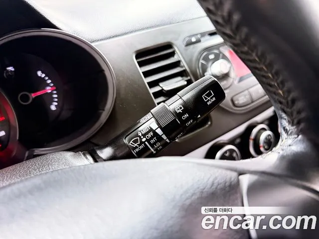 Kia Morning 2013 thumb 9
