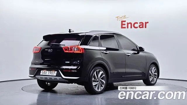 Kia Niro 2016 thumb 2
