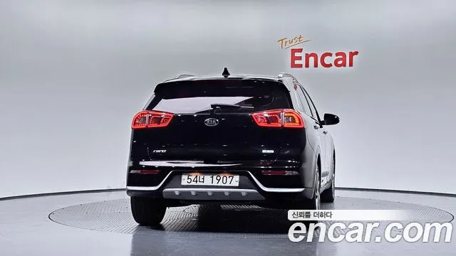 Kia Niro 2016 thumb 4