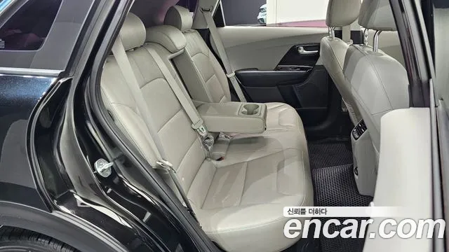Kia Niro 2016 thumb 11