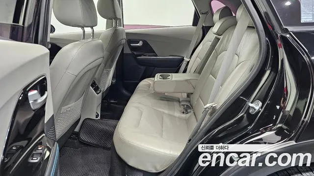 Kia Niro 2016 thumb 12
