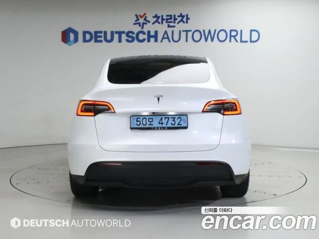Tesla Model Y 2023 thumb 4