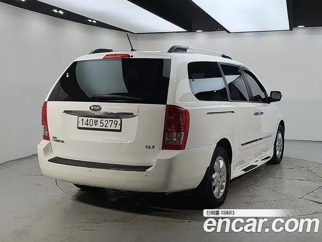 Kia Carnival 2011 thumb 4