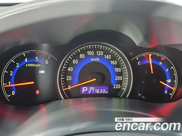 Kia Carnival 2011 thumb 7