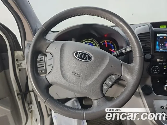 Kia Carnival 2011 thumb 9