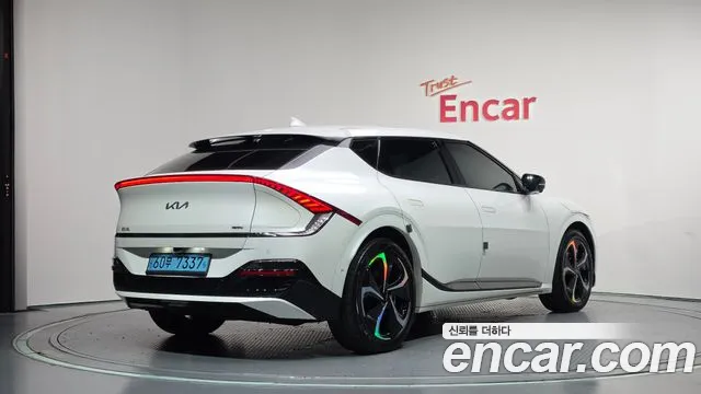 Kia EV6 2021 thumb 2