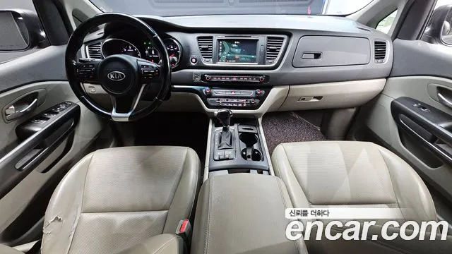 Kia Carnival 2015 thumb 7