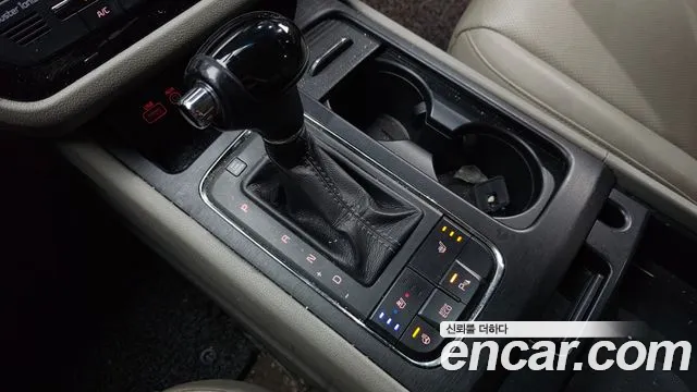 Kia Carnival 2015 thumb 9