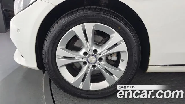 Mercedes-Benz C-Класс 2016 thumb 5