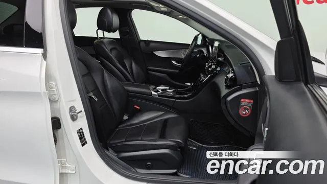 Mercedes-Benz C-Класс 2016 thumb 11