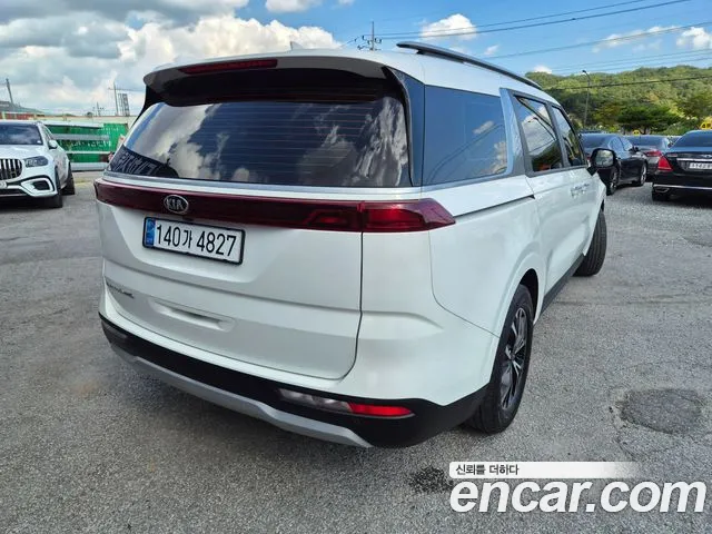 Kia Carnival 2021 thumb 4