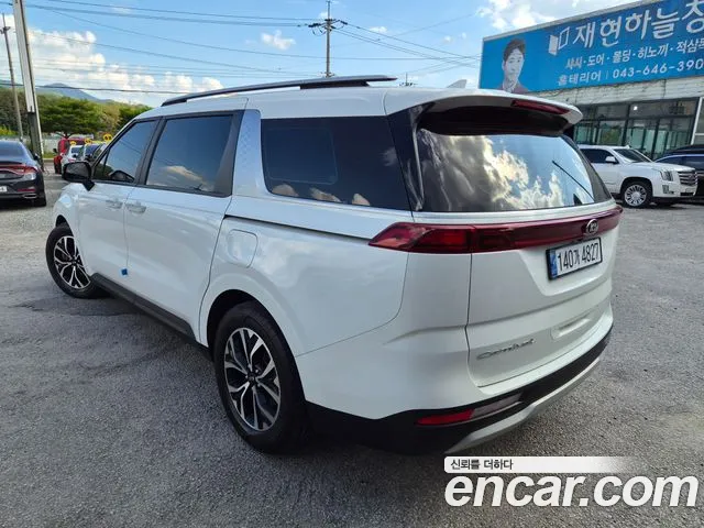 Kia Carnival 2021 thumb 5