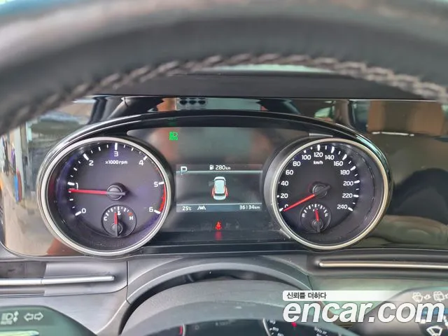 Kia Carnival 2021 thumb 9