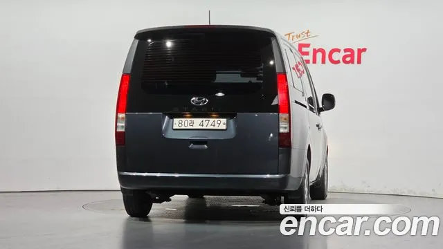 Hyundai Staria 2021 thumb 4