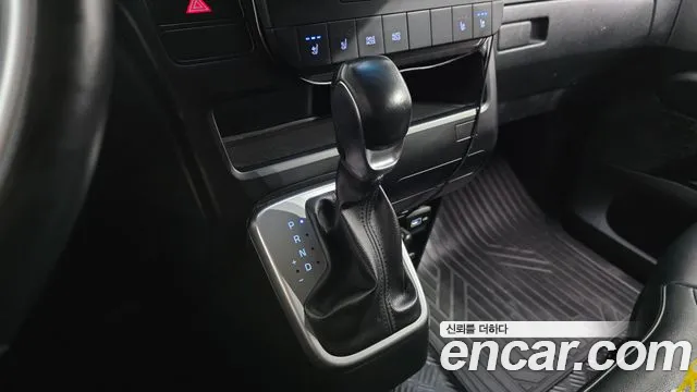 Hyundai Staria 2021 thumb 9