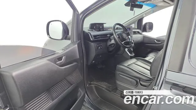 Hyundai Staria 2021 thumb 10