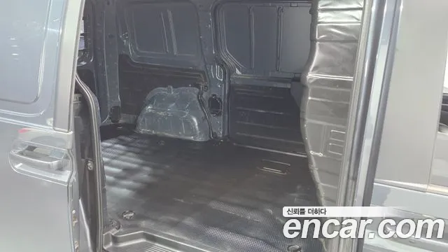 Hyundai Staria 2021 thumb 12