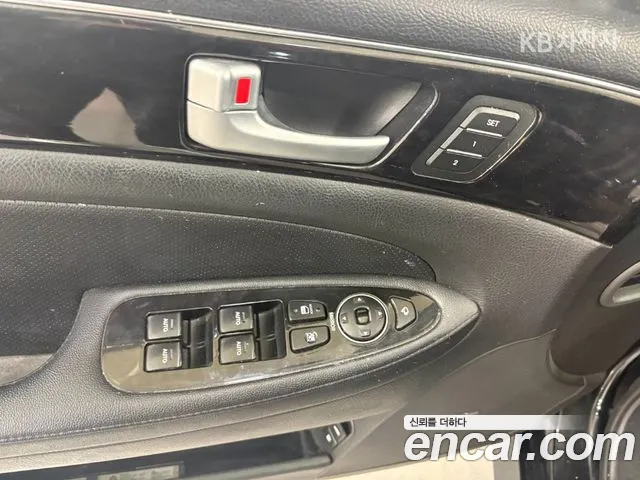 Hyundai Genesis 2012 thumb 9