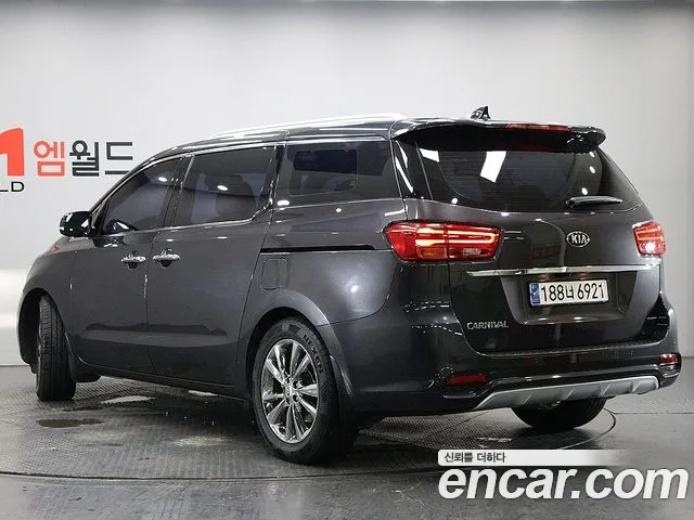 Kia Carnival 2019 thumb 2
