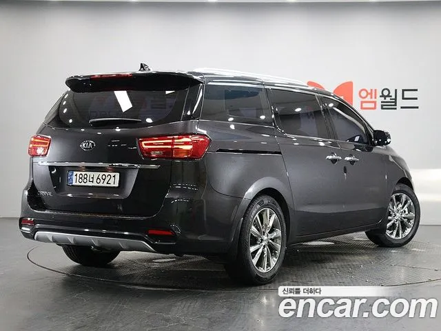 Kia Carnival 2019 thumb 4