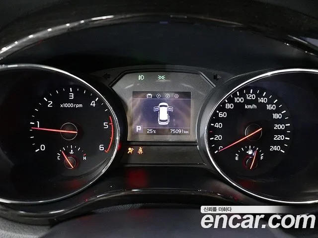 Kia Carnival 2019 thumb 8