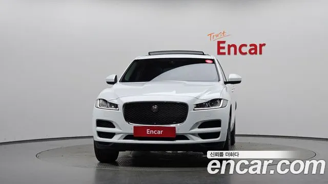 Jaguar F-Pace 2017 thumb 3