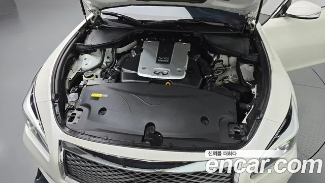 Infiniti Q70 2019 thumb 5