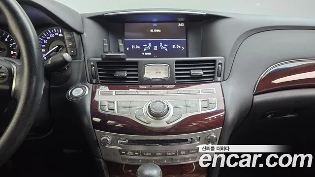Infiniti Q70 2019 thumb 11