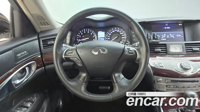 Infiniti Q70 2019 thumb 12