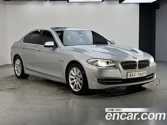 BMW 5-Series 2013 thumb 2