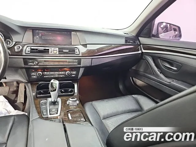 BMW 5-Series 2013 thumb 10
