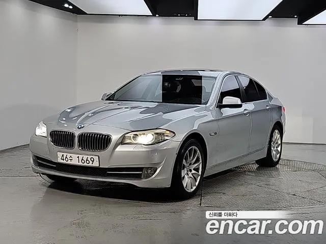 BMW 5-Series 2013 thumb 12