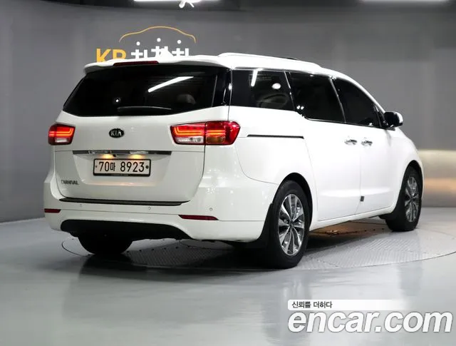 Kia Carnival 2014 thumb 3