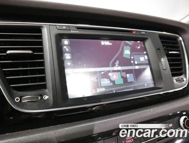 Kia Carnival 2014 thumb 7